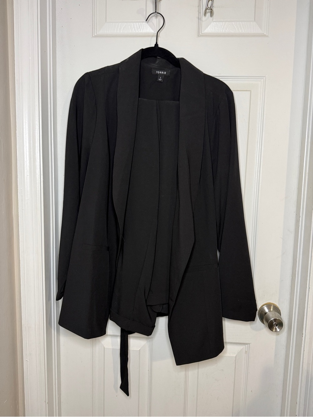 Black Open-Front Women's Blazer Jacket with Capri Dress pantsuit